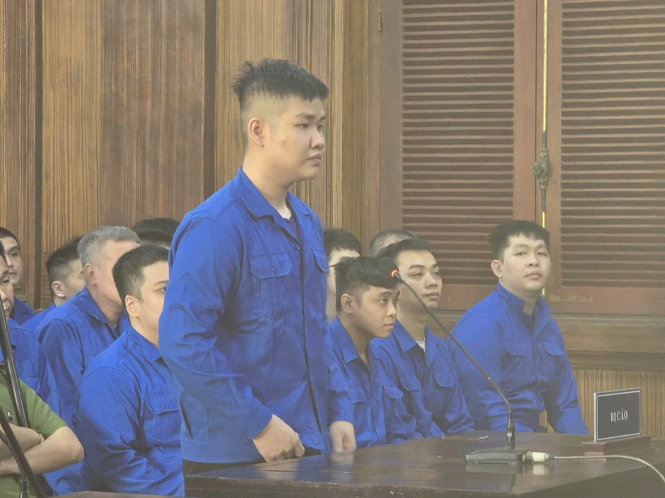 Gen Z cầm đầu đường dây tàng trữ vũ khí 'nóng' lĩnh án 15 năm tù Gen Z cầm đầu đường dây tàng trữ vũ khí 'nóng' lĩnh án 15 năm tù