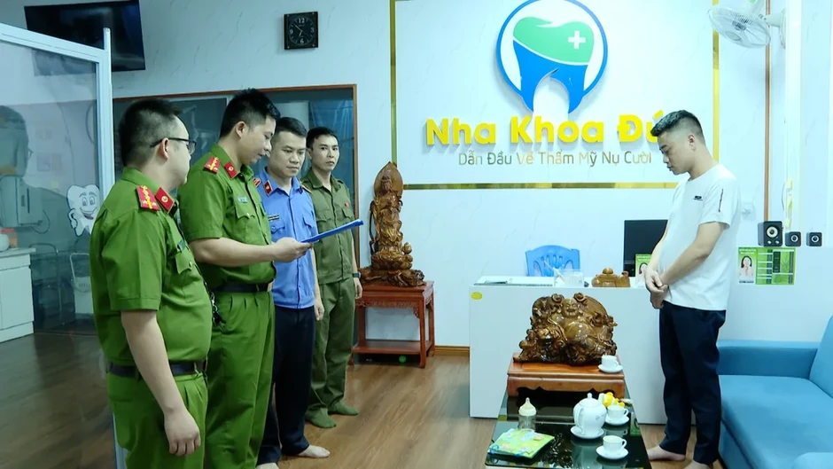 Giả danh bác sĩ để khám, chữa bệnh về nha khoa, chiếm đoạt hàng tỷ đồng Giả danh bác sĩ để khám, chữa bệnh về nha khoa, chiếm đoạt hàng tỷ đồng