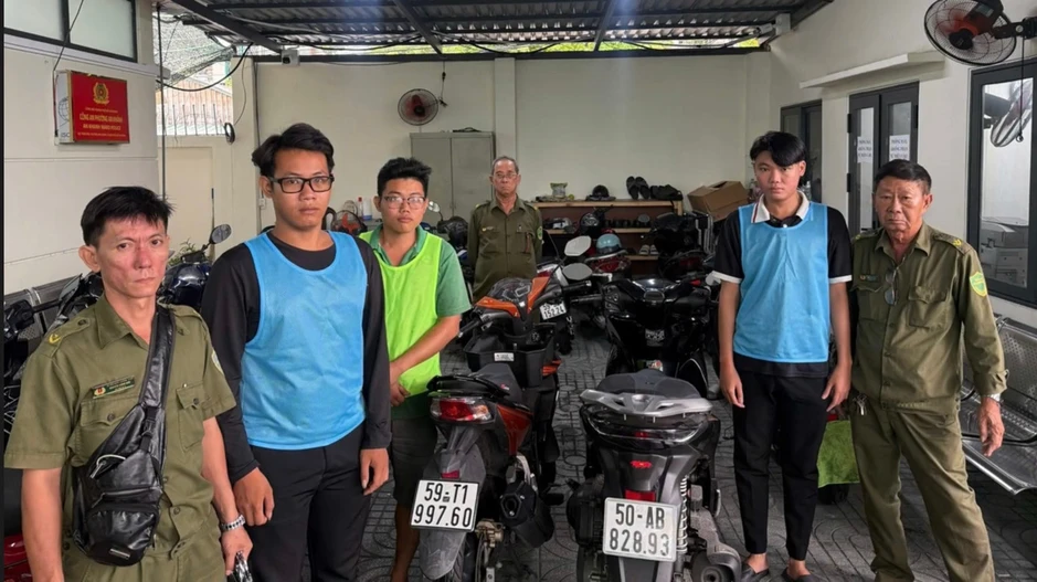 Giả danh Cảnh sát hình sự chặn xe, đe doạ rồi cưỡng đoạt tiền người dân Giả danh Cảnh sát hình sự chặn xe, đe doạ rồi cưỡng đoạt tiền người dân
