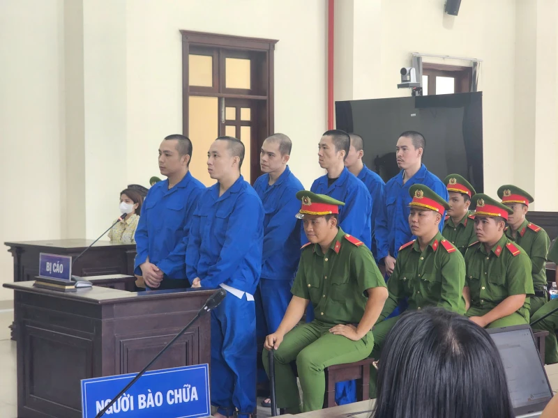 Giả danh Công an, lên kịch bản cướp gần 2,3 triệu USD của mẹ ruột Giả danh Công an, lên kịch bản cướp gần 2,3 triệu USD của mẹ ruột
