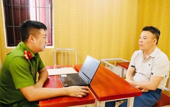 Giả danh lãnh đạo để 'can thiệp' vi phạm giao thông, rồi bắt tài xế chuyển tiền 'cảm ơn'