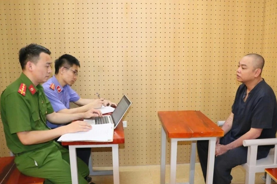 Giả danh phóng viên để đe dọa, nhằm cưỡng đoạt tài sản Giả danh phóng viên để đe dọa, nhằm cưỡng đoạt tài sản