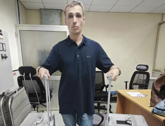 Giả du khách nước ngoài, liên tiếp trộm cắp hành lý tại sân bay Giả du khách nước ngoài, liên tiếp trộm cắp hành lý tại sân bay