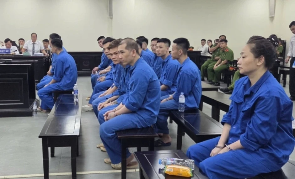 Giả 'Huấn Hoa Hồng' để lừa cho vay tiền không cần thế chấp Giả 'Huấn Hoa Hồng' để lừa cho vay tiền không cần thế chấp