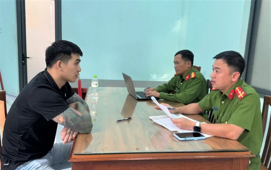 Gia Lai: Đối tượng truy nã đặc biệt nguy hiểm về tội “Giết người” ra đầu thú Gia Lai: Đối tượng truy nã đặc biệt nguy hiểm về tội “Giết người” ra đầu thú