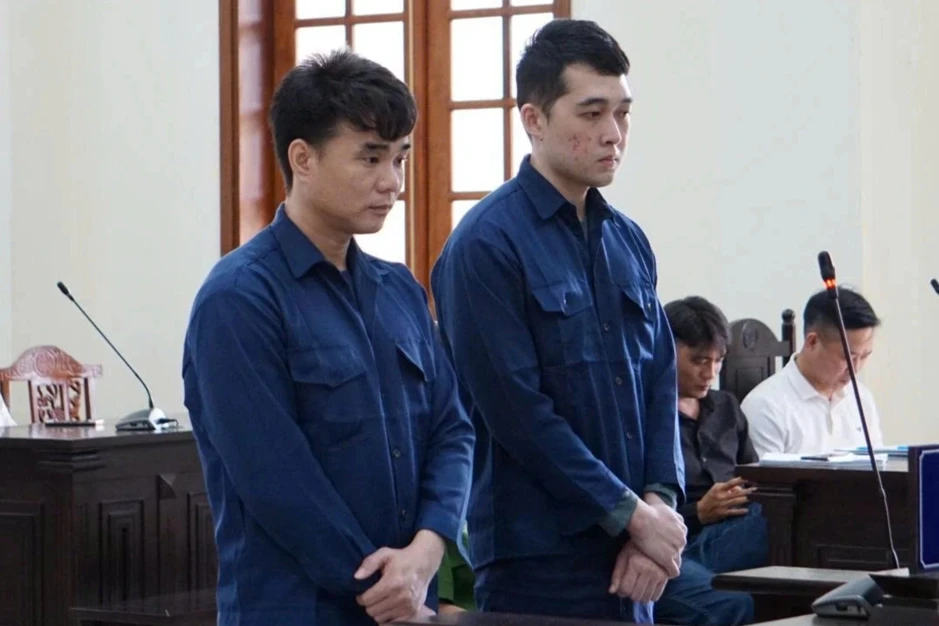 Giả nhân viên bán hàng, 2 thanh niên chiếm đoạt hơn 6,4 tỷ đồng Giả nhân viên bán hàng, 2 thanh niên chiếm đoạt hơn 6,4 tỷ đồng