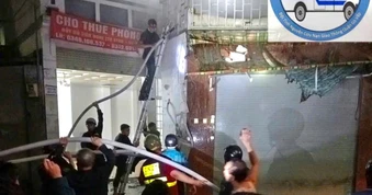 Giải cứu 6 người mắc kẹt trong vụ cháy nhà nghỉ 5 tầng ở TP.HCM