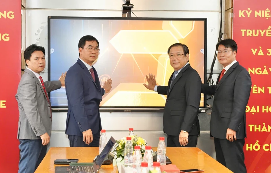 Giải thưởng Tinh hoa Pháp lý: Lời hiệu triệu cho những nỗ lực kiến tạo tương lai Giải thưởng Tinh hoa Pháp lý: Lời hiệu triệu cho những nỗ lực kiến tạo tương lai