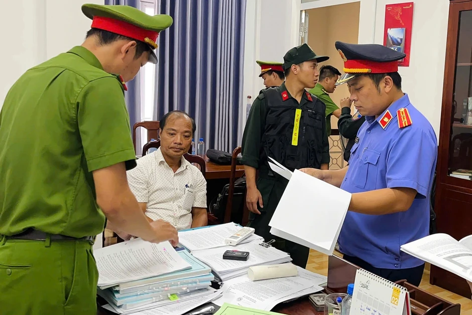 Giám đốc ban quản lý rừng cùng 7 đồng phạm bị khởi tố vì lập hồ sơ khống Giám đốc ban quản lý rừng cùng 7 đồng phạm bị khởi tố vì lập hồ sơ khống