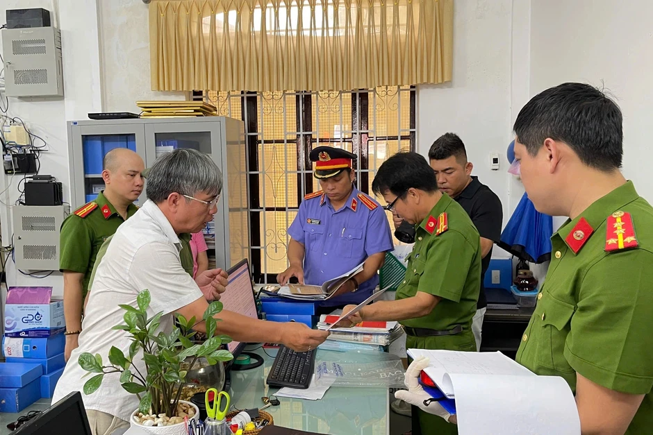 Giám đốc ban quản lý rừng cùng 7 đồng phạm bị khởi tố vì lập hồ sơ khống Giám đốc ban quản lý rừng cùng 7 đồng phạm bị khởi tố vì lập hồ sơ khống