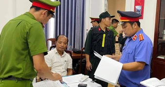 Giám đốc ban quản lý rừng cùng 7 đồng phạm bị khởi tố vì lập hồ sơ khống