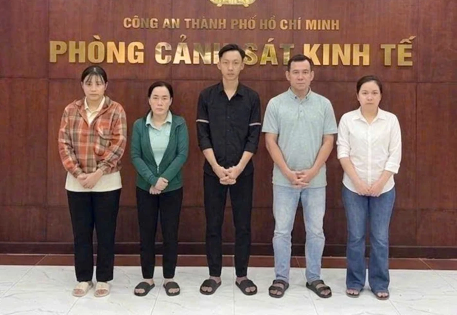 Giám đốc công ty dược bị bắt vì làm giả hàng nghìn kem 'trắng da thần tốc'