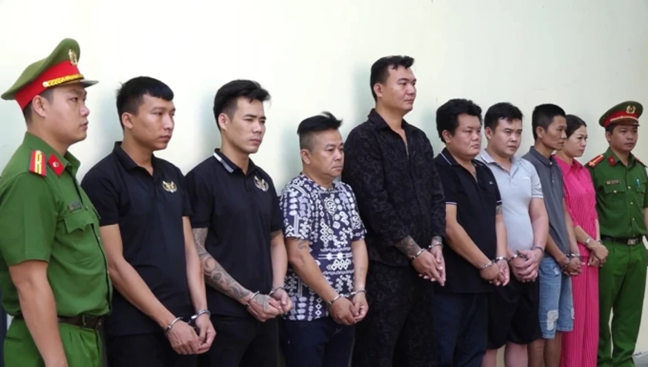 Giám đốc Công ty Mua bán nợ Nhất Tín bị bắt vì 'khủng bố' để đòi 70 tỷ đồng Giám đốc Công ty Mua bán nợ Nhất Tín bị bắt vì 'khủng bố' để đòi 70 tỷ đồng