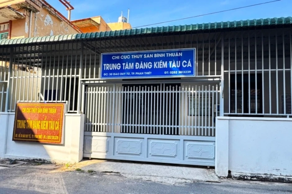 Giám đốc Trung tâm Đăng kiểm tàu cá Lâm Đồng bị bắt Giám đốc Trung tâm Đăng kiểm tàu cá Lâm Đồng bị bắt