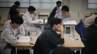 Giảng viên lĩnh án tù vì bắt sinh viên làm bài, giúp con vào trường top