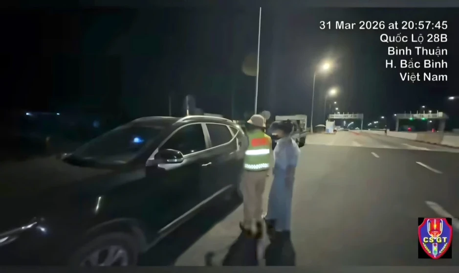 Giao xe cho nữ tài xế chạy quá tốc độ, chủ xe bị phạt nặng