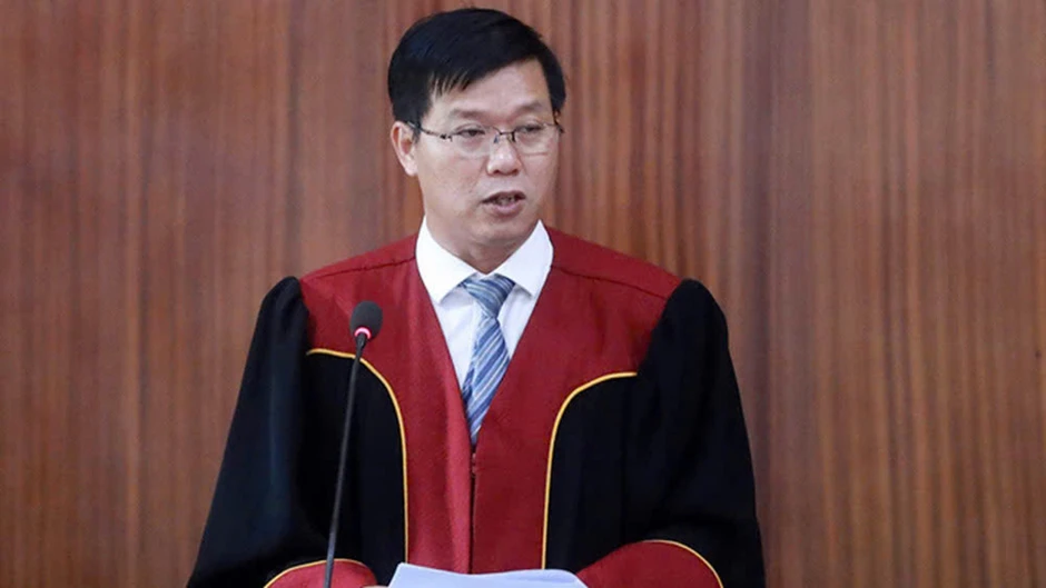 Giúp nhiều người nghiện 'né' đi cai bắt buộc, 12 cựu cán bộ lĩnh án Giúp nhiều người nghiện 'né' đi cai bắt buộc, 12 cựu cán bộ lĩnh án