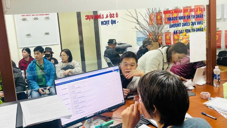 Gỡ bỏ “rào cản địa giới”, người dân được hưởng lợi từ thủ tục linh hoạt