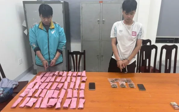 Hà Nội: Bắt 2 đối tượng mua bán cần sa, thu giữ gần 250 gam ma túy Hà Nội: Bắt 2 đối tượng mua bán cần sa, thu giữ gần 250 gam ma túy