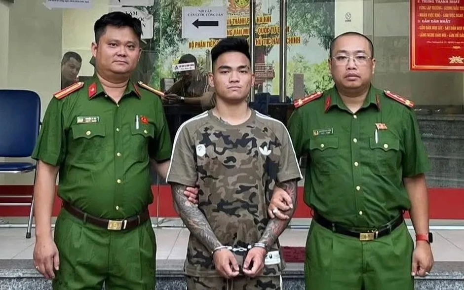 Hà Nội: Bắt giữ thanh niên dùng điếu cày đánh người giữa phố Lê Duẩn