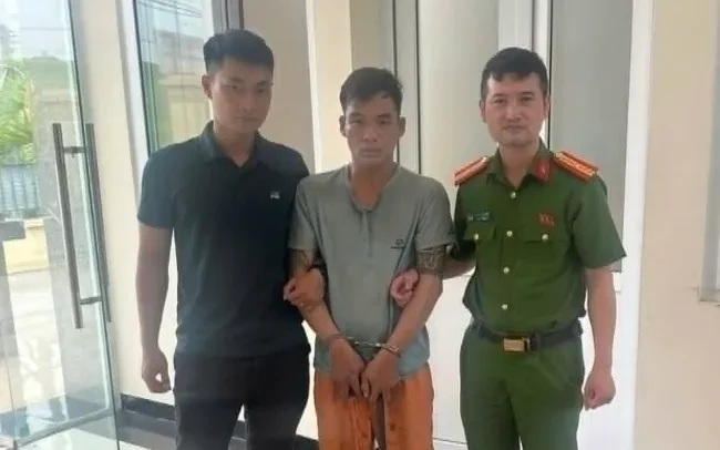 Hà Nội: Bắt kẻ giả danh nhân viên ngành điện trộm dây cáp đồng Hà Nội: Bắt kẻ giả danh nhân viên ngành điện trộm dây cáp đồng