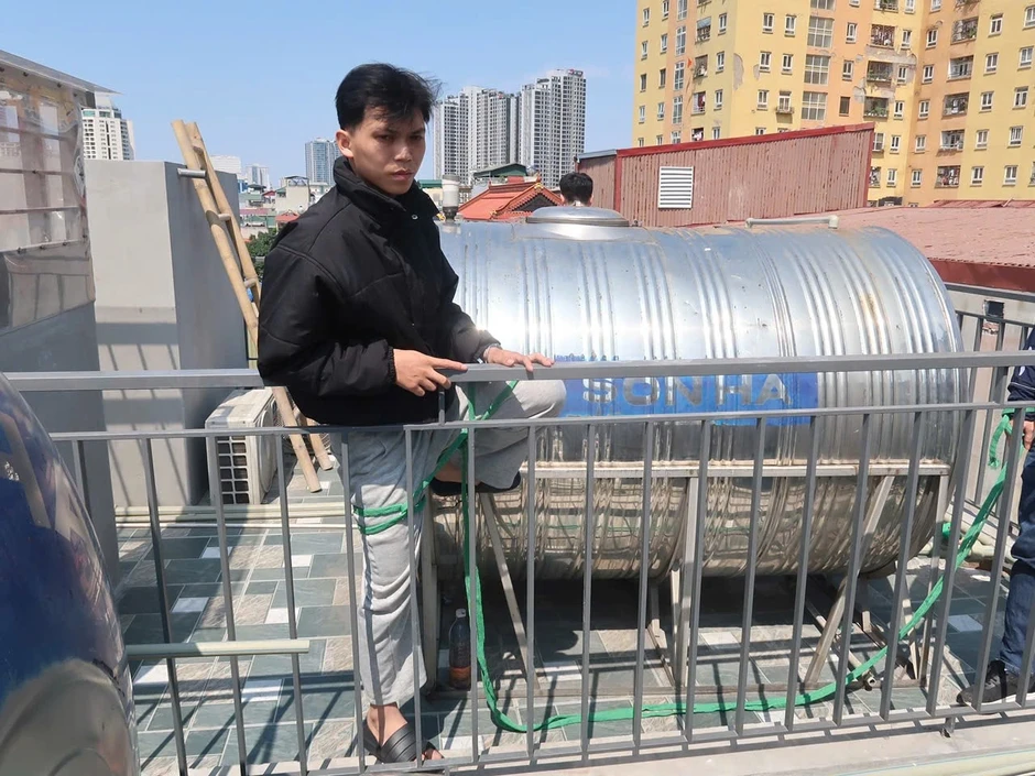 Hà Nội: Dùng móc quần áo để đột nhập nhà riêng, cuỗm 5 cây vàng trong két