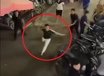 Hà Nội: Hai nhóm đối tượng hỗn chiến tại quán ăn đêm