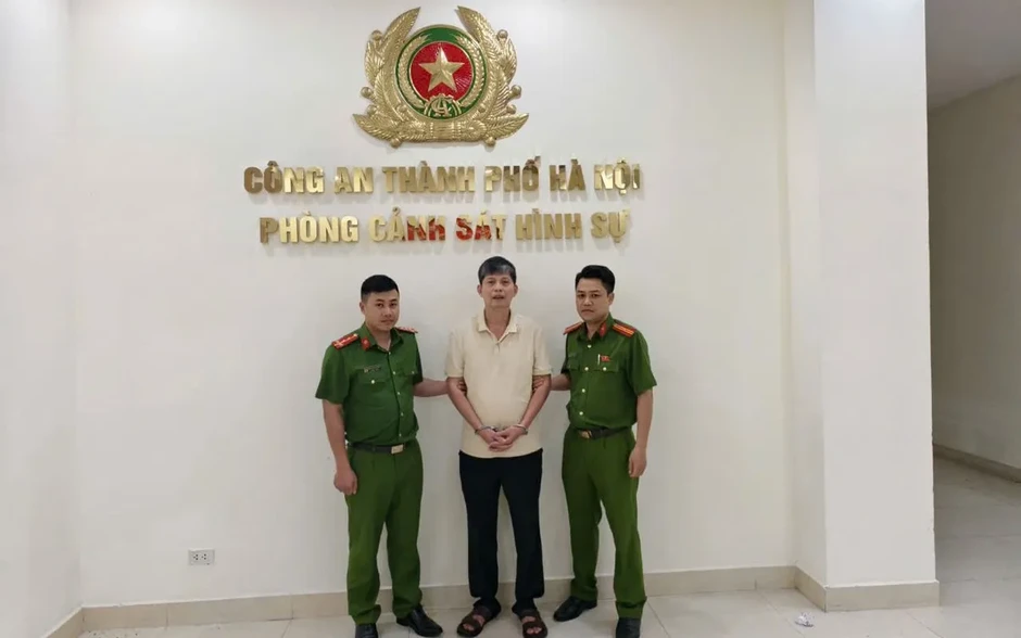 Hà Nội: Khởi tố đối tượng đỗ ô tô chắn barie, gây rối tại chung cư Hinode