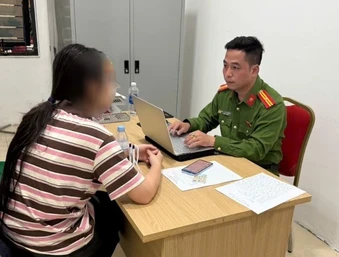 Hà Nội: Kịp thời ngăn nữ sinh bán 114 chỉ vàng để chuyển tiền cho kẻ lừa đảo