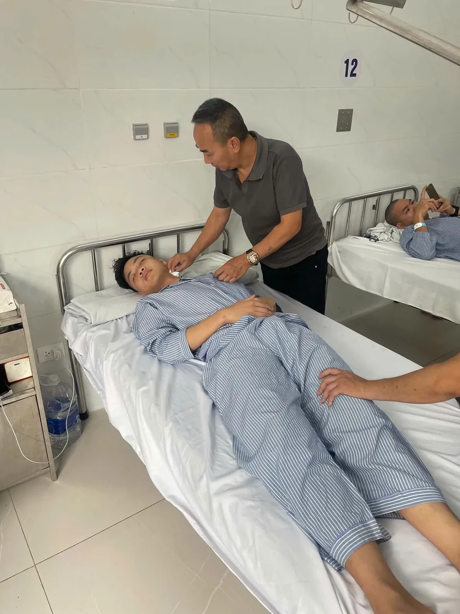 Hà Nội: Nam sinh bị hành hung vẫn đau đầu, 2 đối tượng bị tạm giữ hình sự Hà Nội: Nam sinh bị hành hung vẫn đau đầu, 2 đối tượng bị tạm giữ hình sự