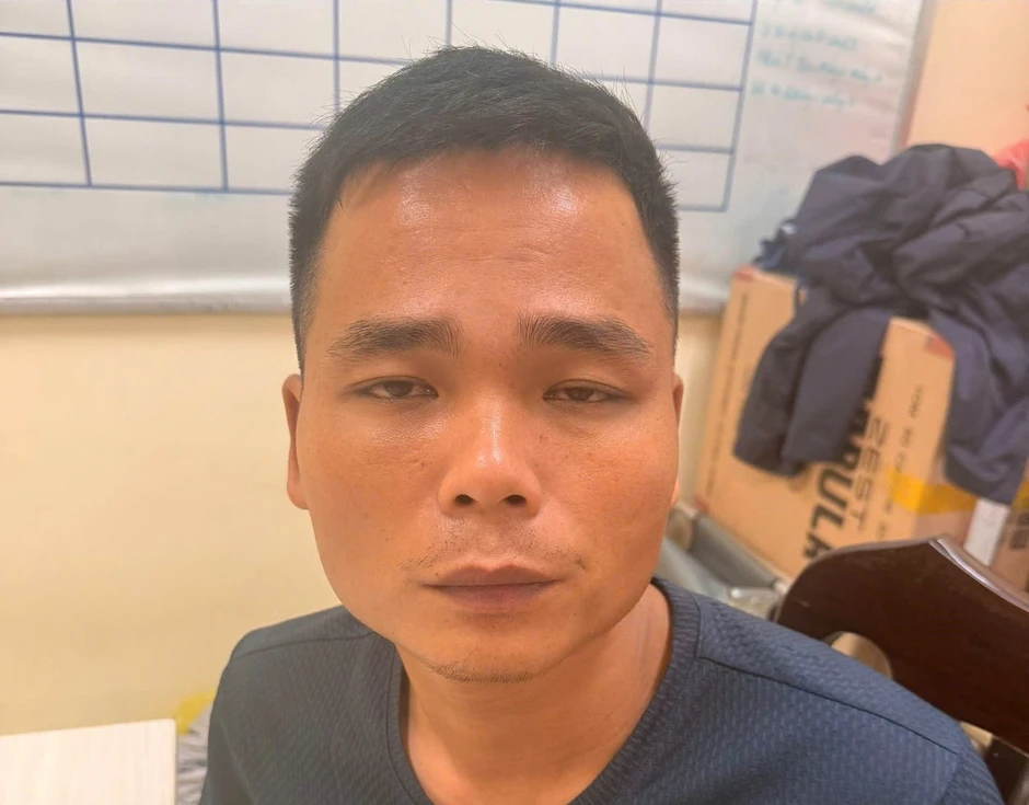 Hà Nội: 'Siêu trộm' bị bắt giữ khi đột nhập qua cửa sổ tầng 3 nhà dân Hà Nội: 'Siêu trộm' bị bắt giữ khi đột nhập qua cửa sổ tầng 3 nhà dân