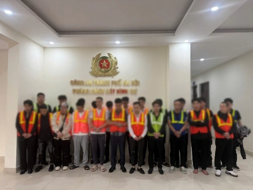 Hà Nội: Tổng quản lý và 25 nhân viên quán 'Sành Lounge' bị khởi tố Hà Nội: Tổng quản lý và 25 nhân viên quán 'Sành Lounge' bị khởi tố