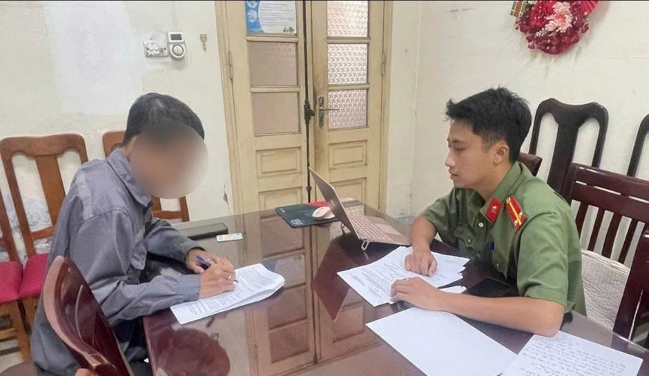 Hà Nội xử phạt người đàn ông đăng tin giả về Dự án Trục đại lộ cảnh quan sông Hồng Hà Nội xử phạt người đàn ông đăng tin giả về Dự án Trục đại lộ cảnh quan sông Hồng