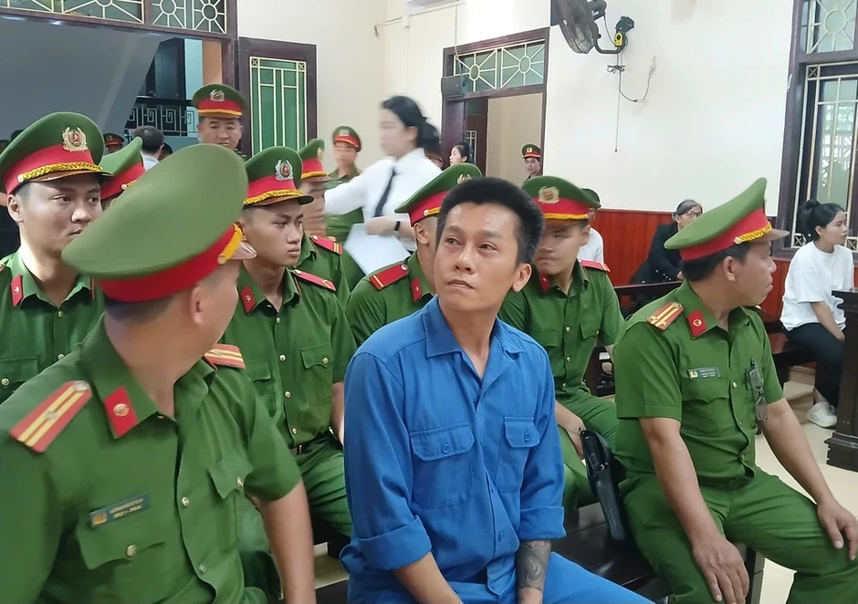 Hai bị cáo cướp ngân hàng tại Gia Lai đã có mặt tại tòa Hai bị cáo cướp ngân hàng tại Gia Lai đã có mặt tại tòa