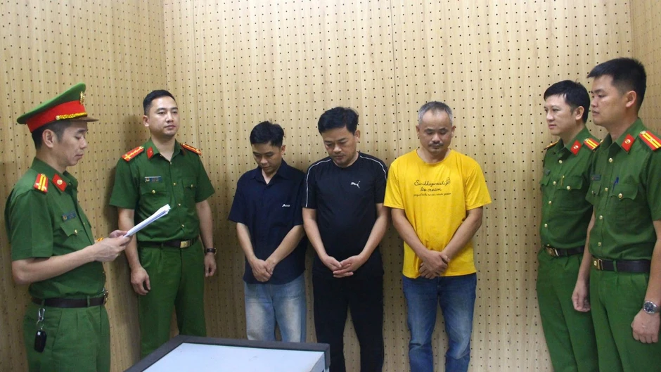 Hai cán bộ ban quản lý dự án ở Sơn La bị khởi tố vì sử dụng kết quả thí nghiệm vật liệu giả Hai cán bộ ban quản lý dự án ở Sơn La bị khởi tố vì sử dụng kết quả thí nghiệm vật liệu giả