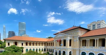 Hai cha con lãnh án vì tống tiền cảnh sát giao thông