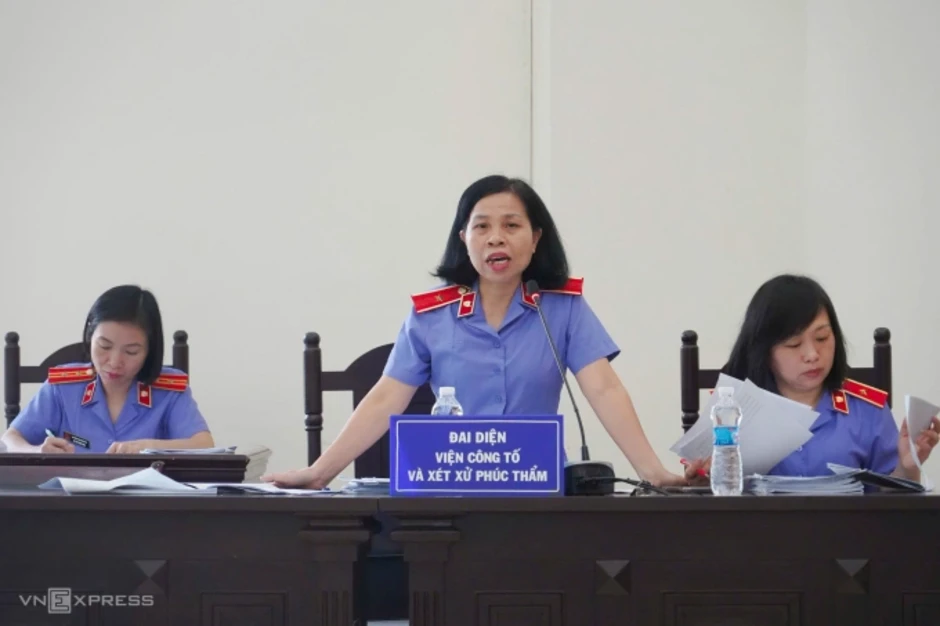 Hai cựu cục trưởng An toàn thực phẩm được đề nghị giảm 2-5 năm tù Hai cựu cục trưởng An toàn thực phẩm được đề nghị giảm 2-5 năm tù