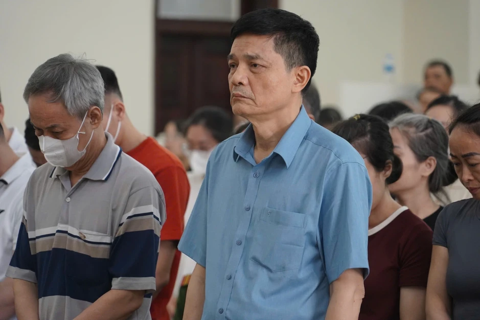 Hai cựu Cục trưởng Bộ Y tế được giảm án trong vụ nhận hối lộ hơn 94 tỷ đồng Hai cựu Cục trưởng Bộ Y tế được giảm án trong vụ nhận hối lộ hơn 94 tỷ đồng