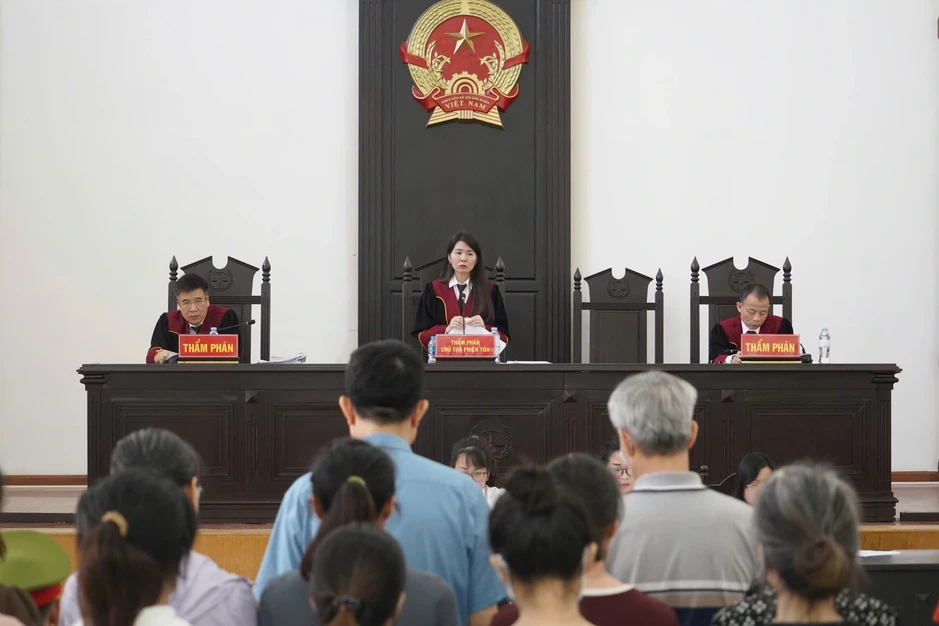 Hai cựu Cục trưởng Bộ Y tế được giảm án trong vụ nhận hối lộ hơn 94 tỷ đồng Hai cựu Cục trưởng Bộ Y tế được giảm án trong vụ nhận hối lộ hơn 94 tỷ đồng