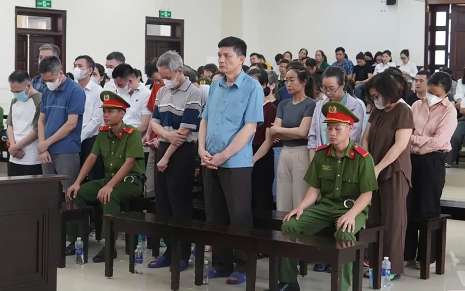 Hai cựu Cục trưởng Cục An toàn thực phẩm được toà phúc thẩm tuyên giảm án Hai cựu Cục trưởng Cục An toàn thực phẩm được toà phúc thẩm tuyên giảm án
