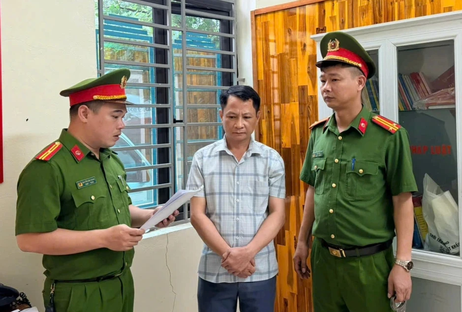 Hai cựu lãnh đạo xã bị khởi tố vì cho thuê đất không thuộc thẩm quyền Hai cựu lãnh đạo xã bị khởi tố vì cho thuê đất không thuộc thẩm quyền