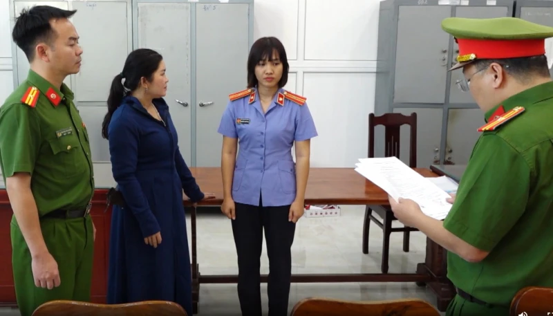 Hai đối tượng bị khởi tố vì sản xuất cà phê... giả