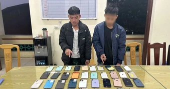 Hai đối tượng đột nhập cửa hàng, ngắt nguồn camera để trộm 39 iPhone