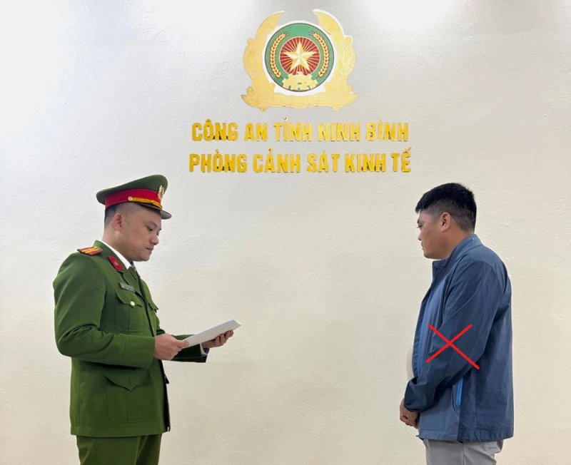 Hai Giám đốc bị khởi tố vì hành vi trốn thuế hơn 2,5 tỷ đồng Hai Giám đốc bị khởi tố vì hành vi trốn thuế hơn 2,5 tỷ đồng