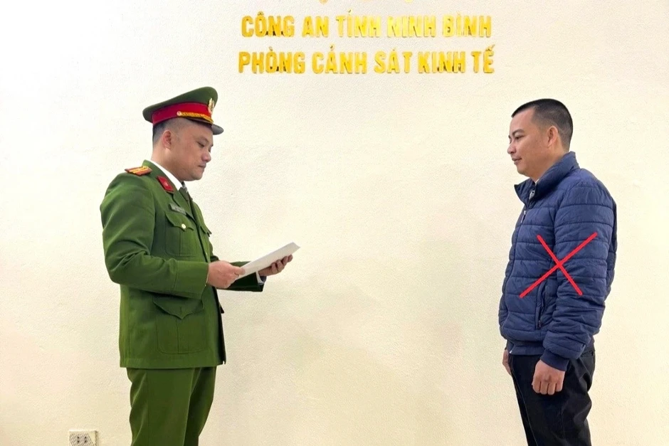 Hai giám đốc ở Ninh Bình bị khởi tố vì trốn thuế Hai giám đốc ở Ninh Bình bị khởi tố vì trốn thuế