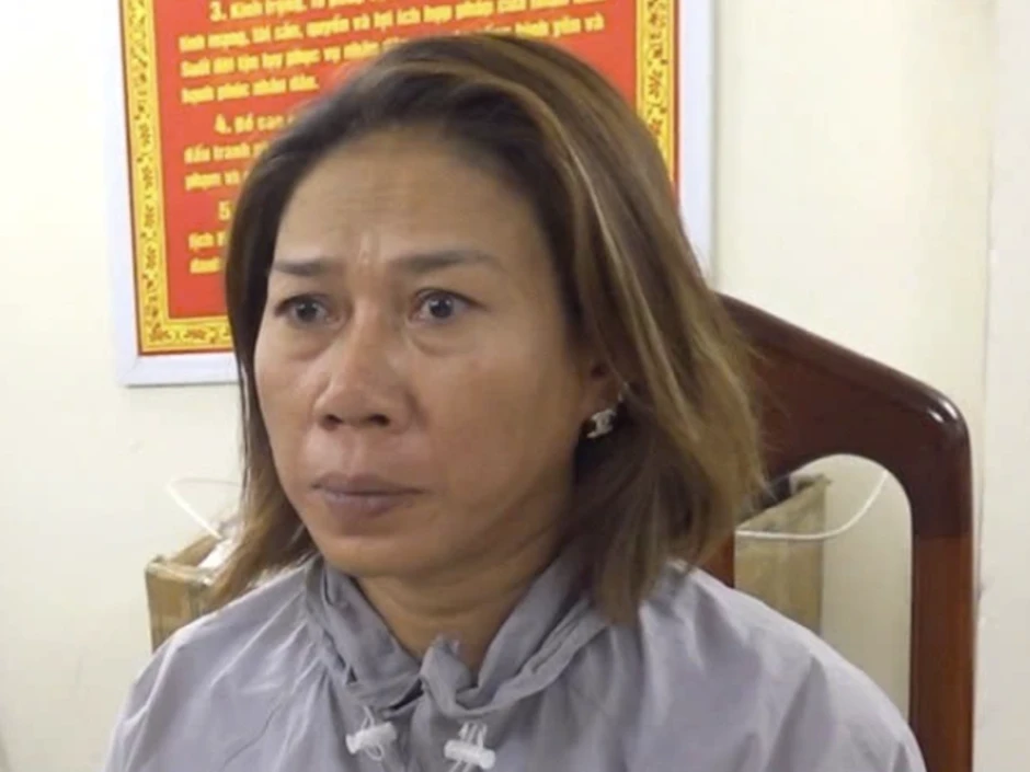 Hai mẹ con trộm tài sản của nhiều du khách ở Nha Trang Hai mẹ con trộm tài sản của nhiều du khách ở Nha Trang