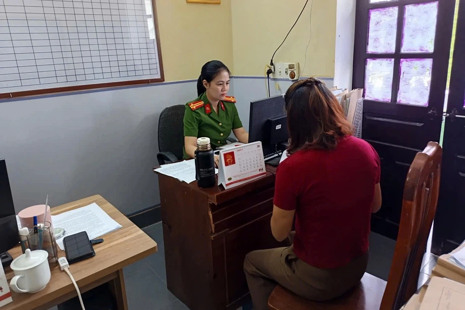 Hai người phụ nữ đăng tải, bình luận sai sự thật trên mạng Hai người phụ nữ đăng tải, bình luận sai sự thật trên mạng