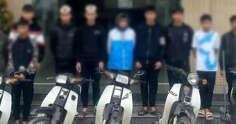 Hai nhóm thanh niên mang hung khí hỗn chiến trên Vành đai 4 ở Hà Nội