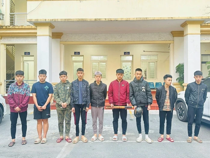 Hai nhóm thanh niên "hỗn chiến" lúc rạng sáng Hai nhóm thanh niên "hỗn chiến" lúc rạng sáng