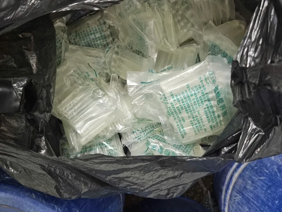 Hai phụ nữ bị khởi tố vì sản xuất gần 1,5 tấn giá đỗ “ngậm” chất cấm Hai phụ nữ bị khởi tố vì sản xuất gần 1,5 tấn giá đỗ “ngậm” chất cấm